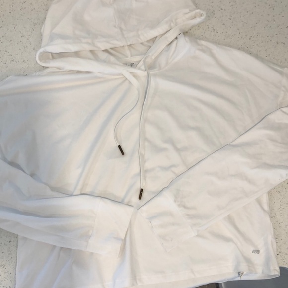 Light weight white crop hoodie from Marika - Picture 1 of 2